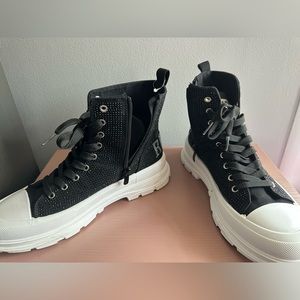 True Religion shoe lace sneakers